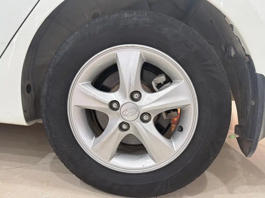 Hyundai Verna 2016 — фото 10