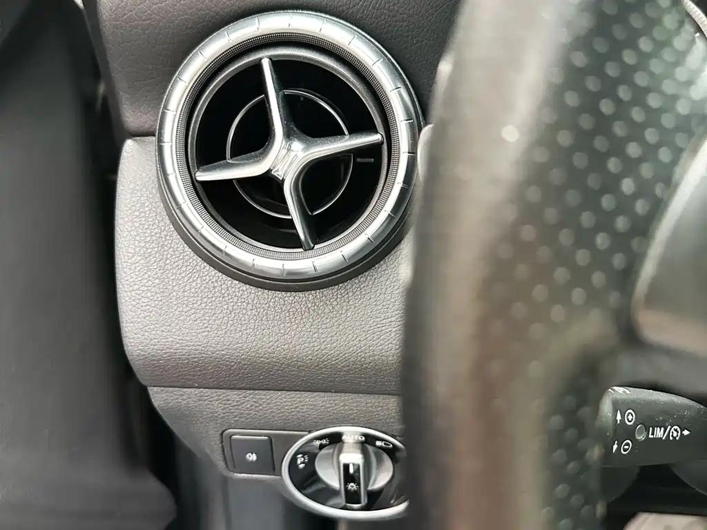 Mercedes-Benz CLA 2017 — фото 11