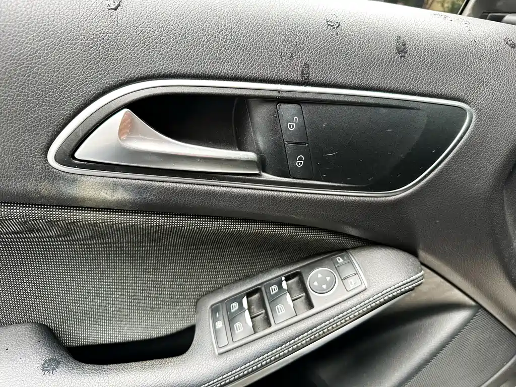 Mercedes-Benz A-Class 2016 — фото 10