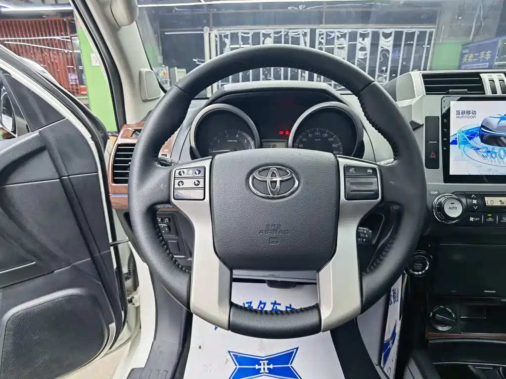 Toyota Prado 2014 — фото 10