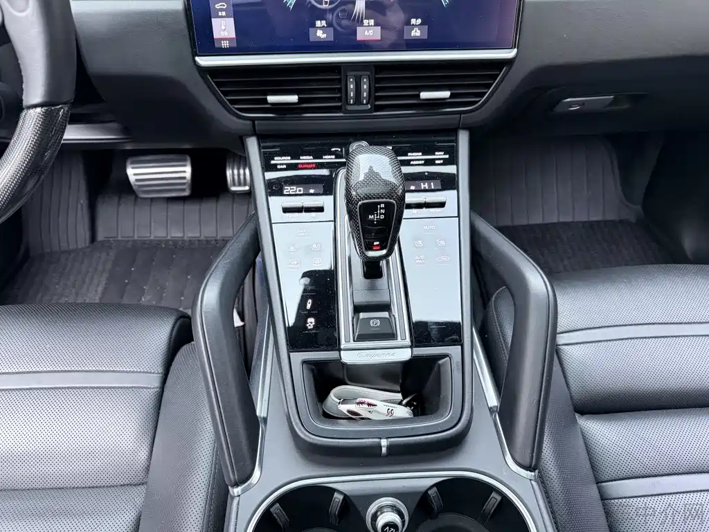 Porsche Cayenne 2020 — фото 11