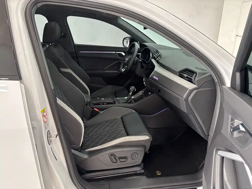 Audi Q3 Sportback 2025 — фото 27