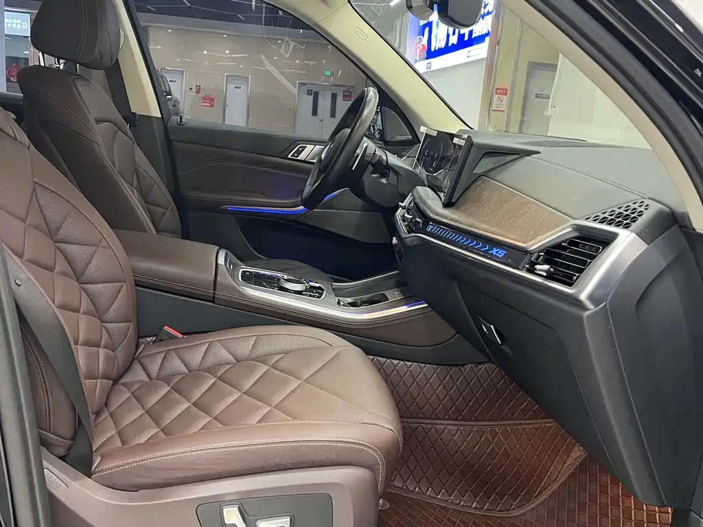 BMW X5 2025 — фото 10