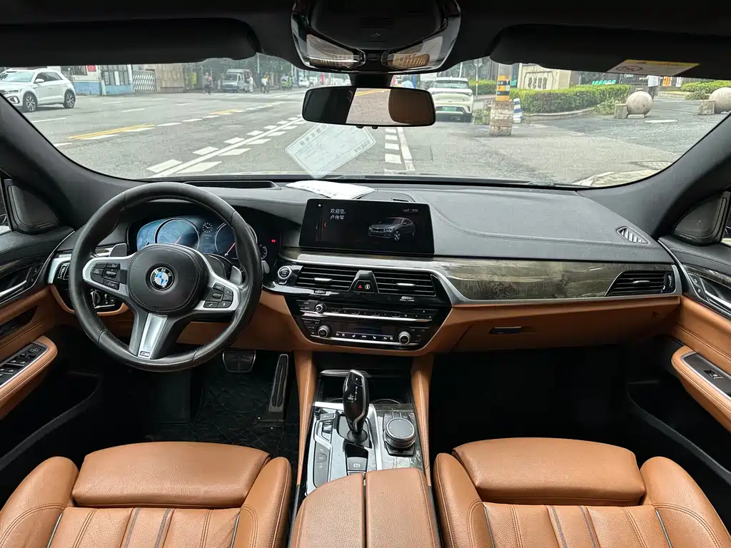 BMW 6 Series GT 2018 — фото 28