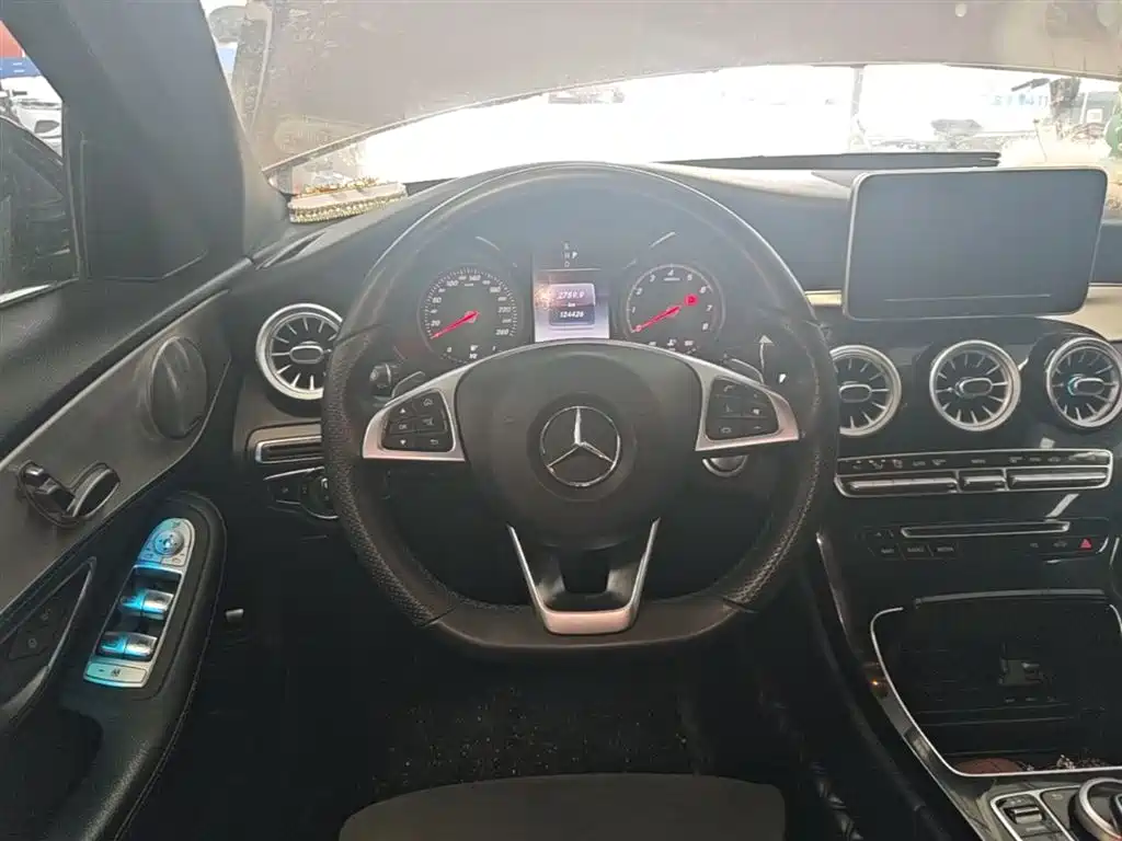 Mercedes-Benz C-Class 2018 — фото 11