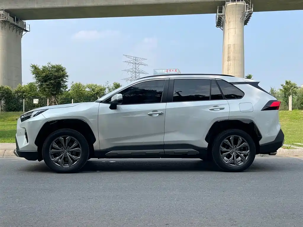 Toyota RAV4 2025