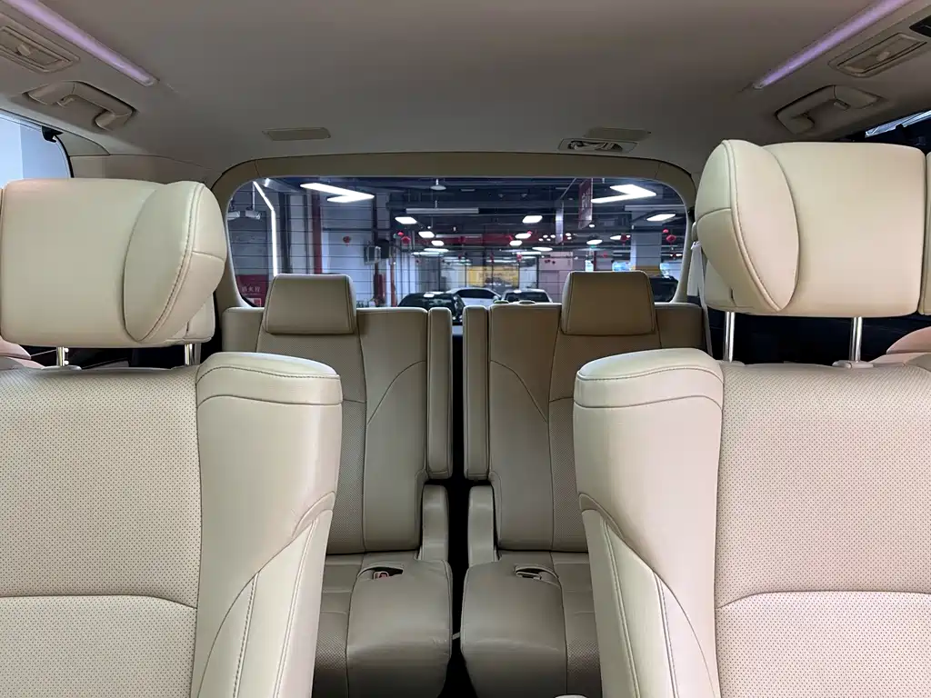 Toyota Alphard 2017 — фото 11