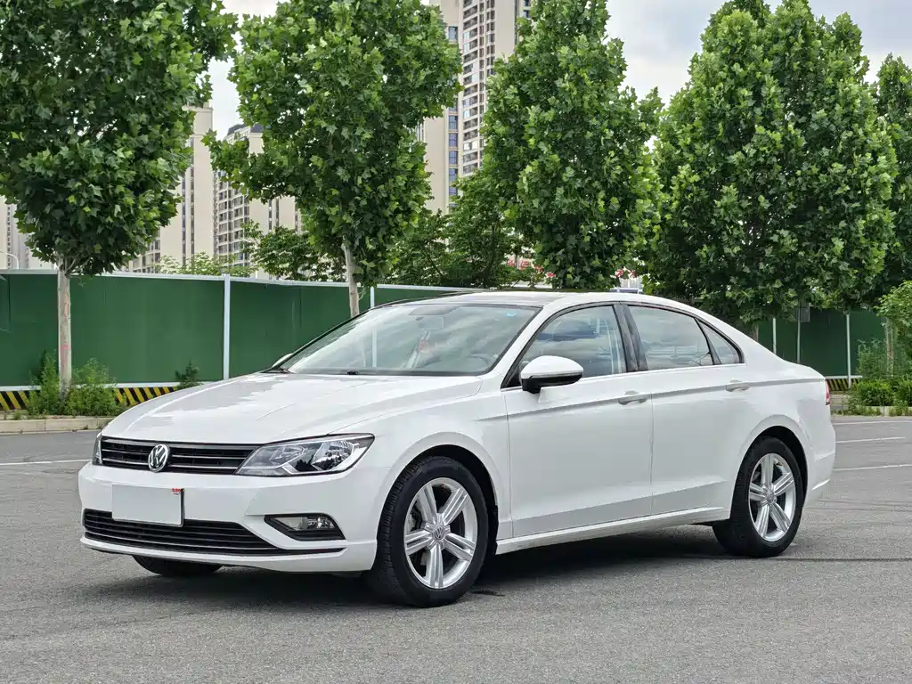 Volkswagen Lamando 2018 — фото 1