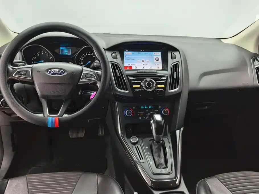 Ford Focus 2017 — фото 12