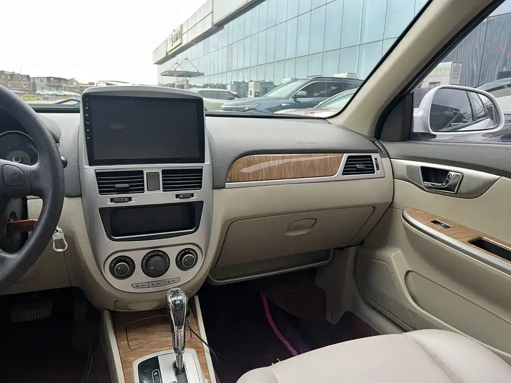 Buick Excelle 2015 — фото 8
