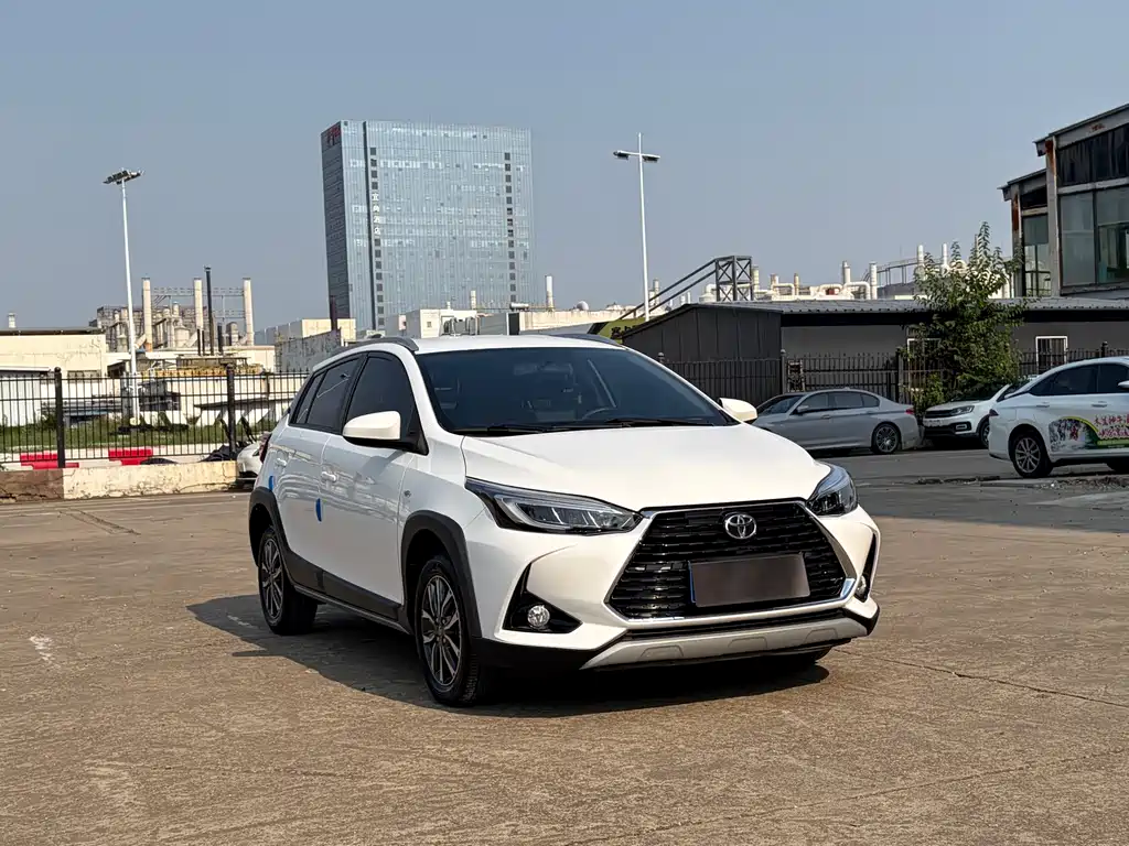Toyota Yaris L 2022