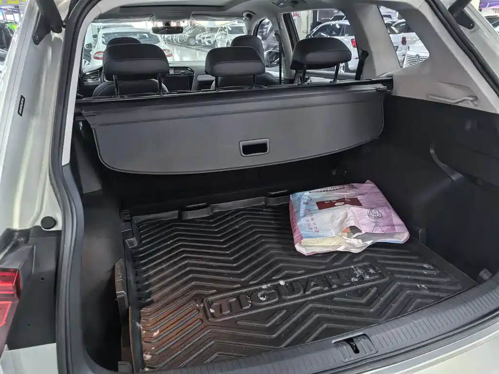 Volkswagen Tiguan L 2020 — фото 10
