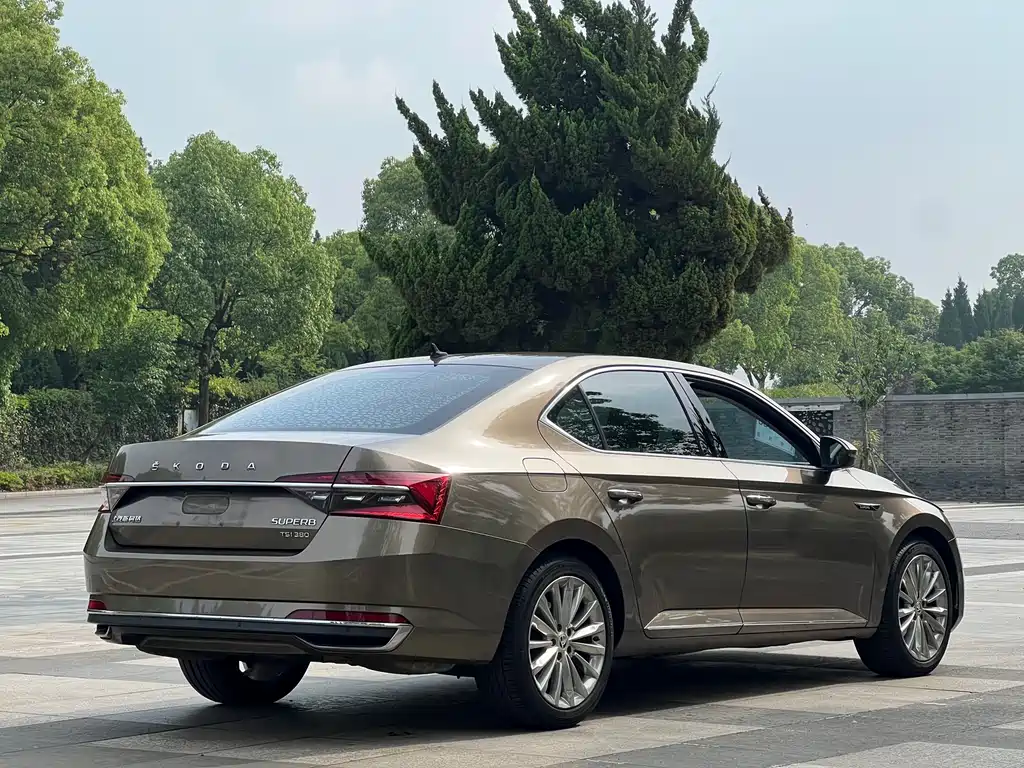 Skoda Superb 2020 — фото 18