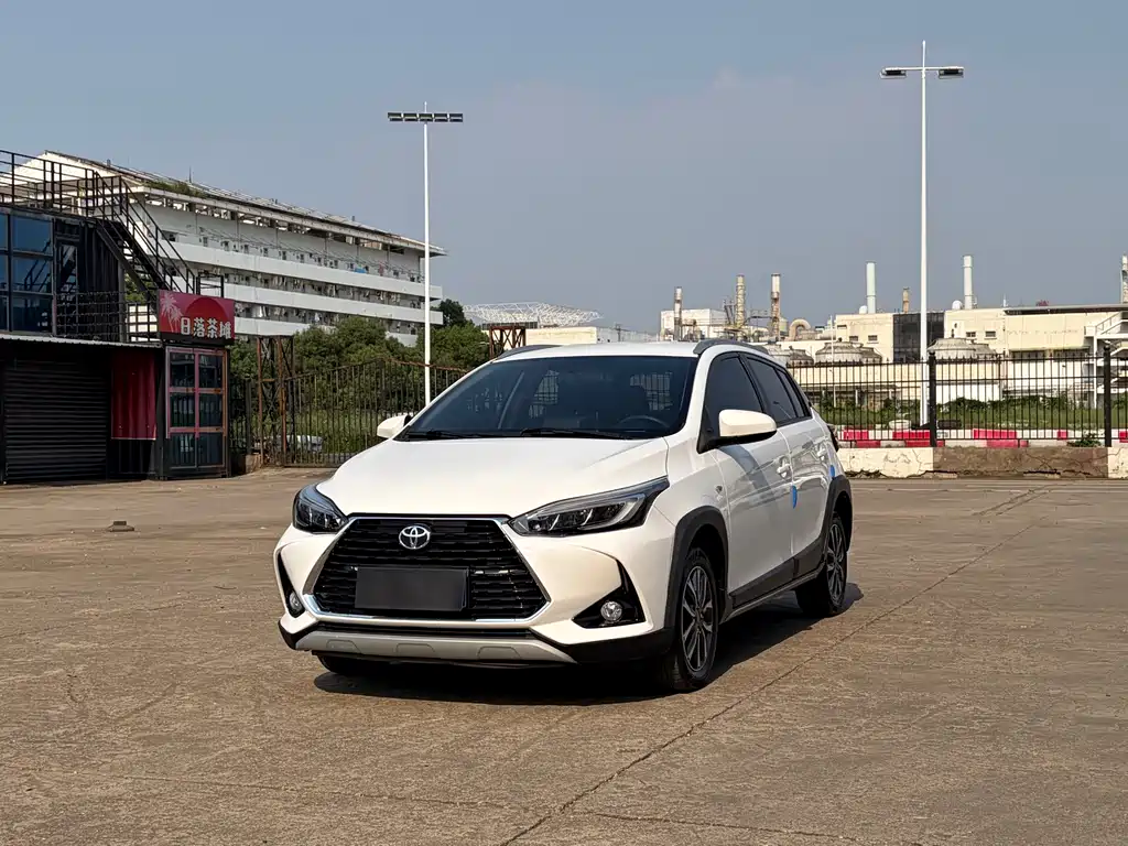 Toyota Yaris L 2022