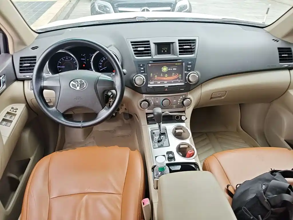 Toyota Highlander 2014 — фото 16