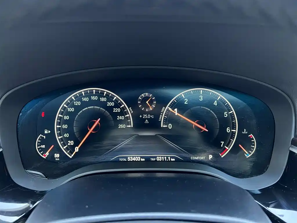 BMW 5 Series 2019 — фото 12