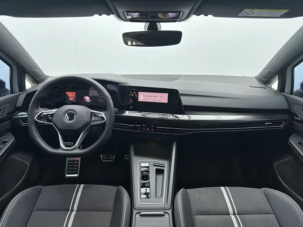 Volkswagen Golf 2024