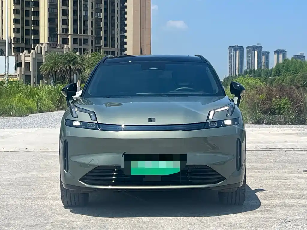Lynk & Co 08 EM-P 2024
