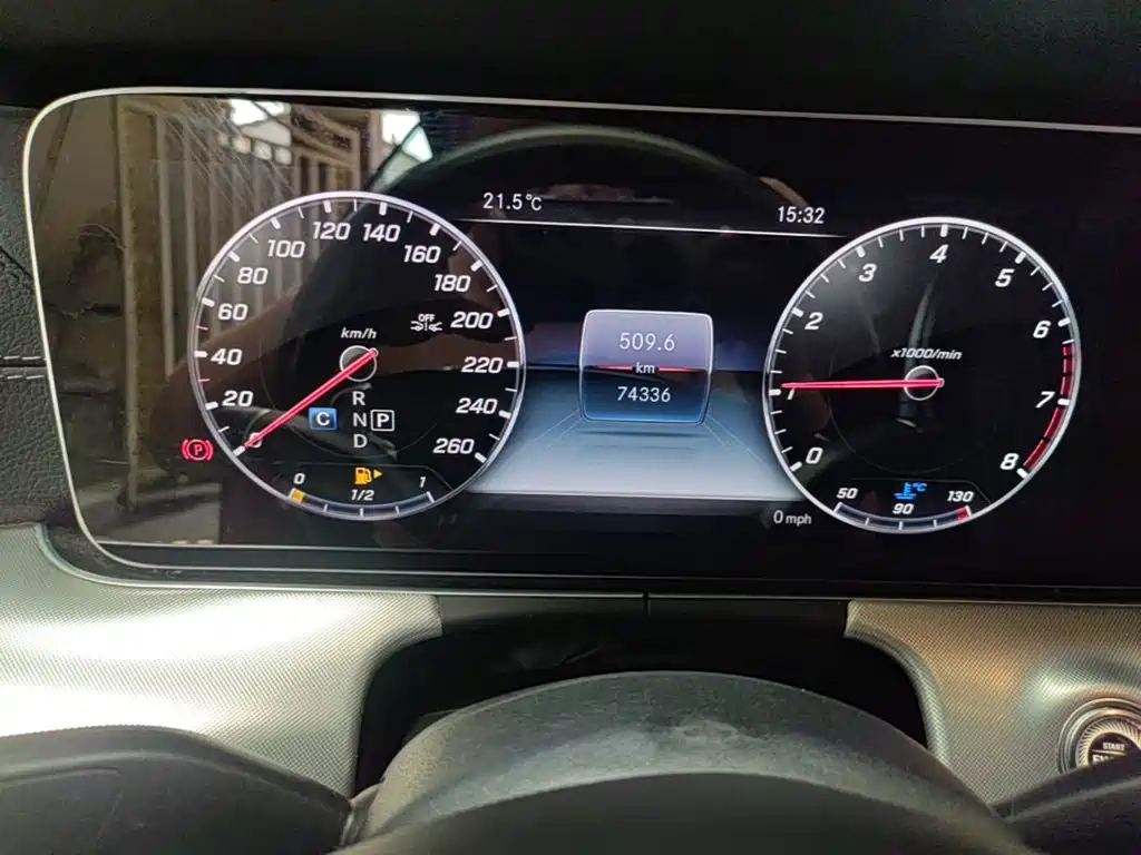 Mercedes-Benz E-Class 2018 — фото 12