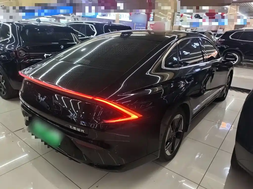 Wuling Starlight 2025