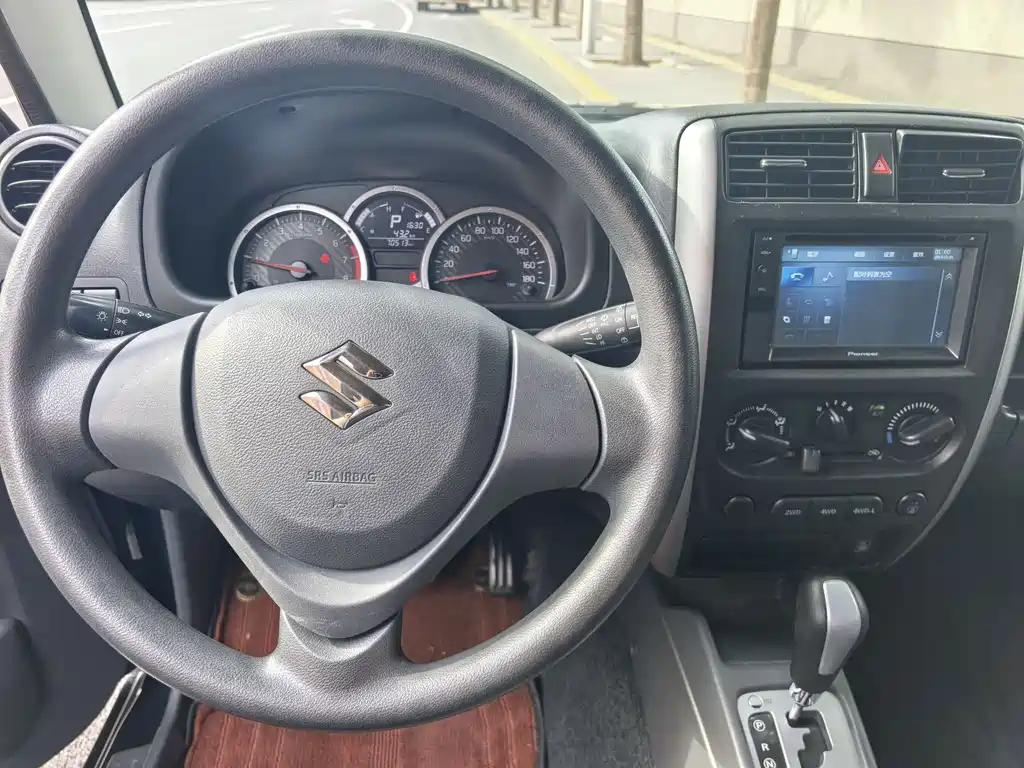 Suzuki Jimny 2018 — фото 13