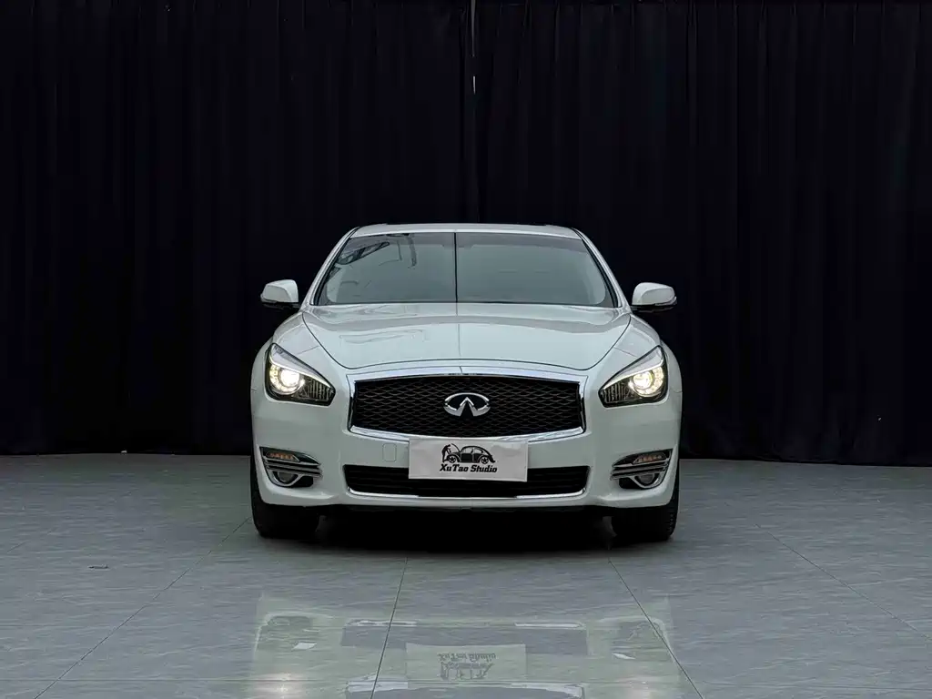 Infiniti Q70 2016 — фото 2