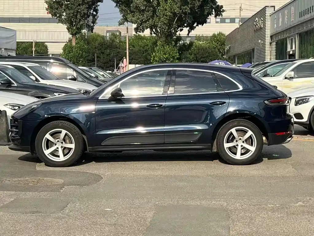Porsche Macan 2021 — фото 8