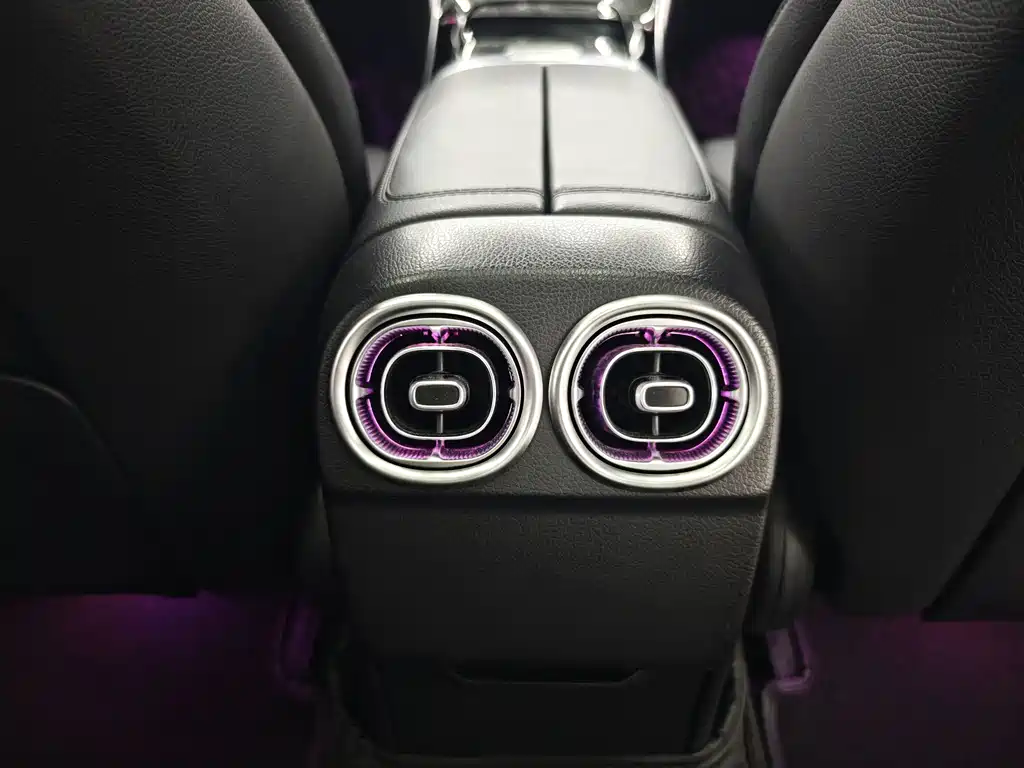 Mercedes-Benz C-Class 2022 — фото 11