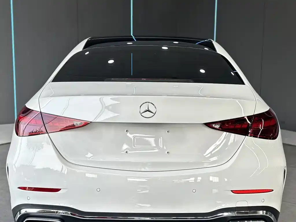 Mercedes-Benz C-Class 2024
