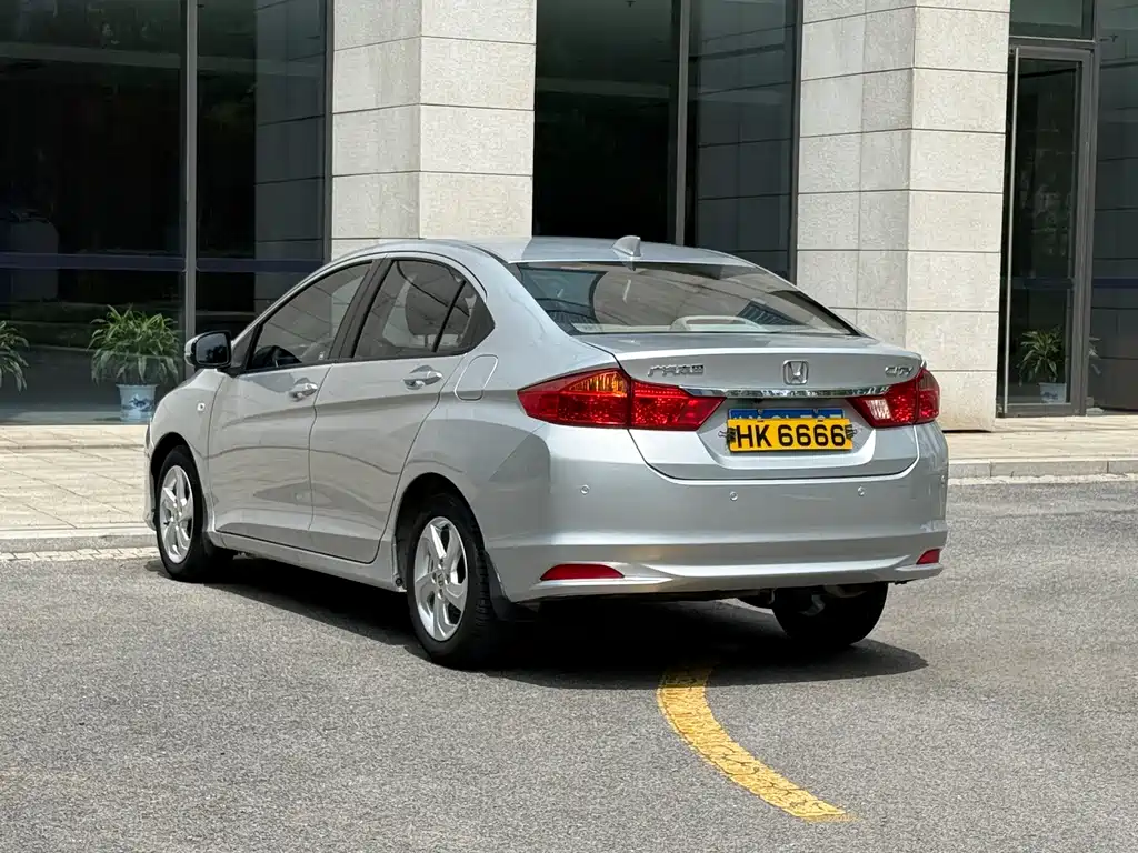Honda City 2016 — фото 16