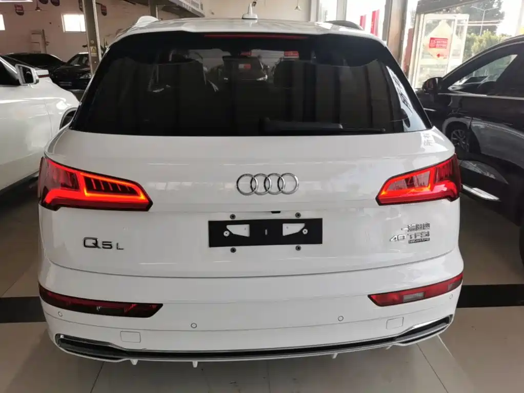 Audi Q5L 2019 — фото 6