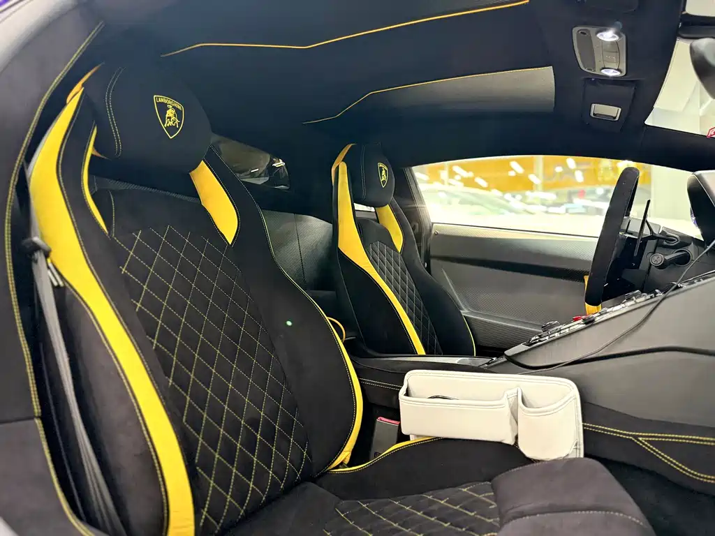 Lamborghini Aventador 2014 — фото 16