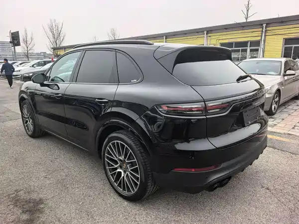 Porsche Cayenne 2023