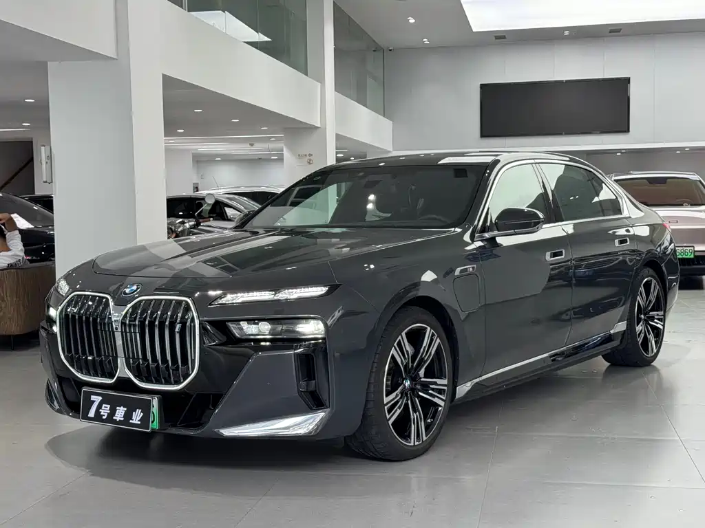 BMW i7 2024