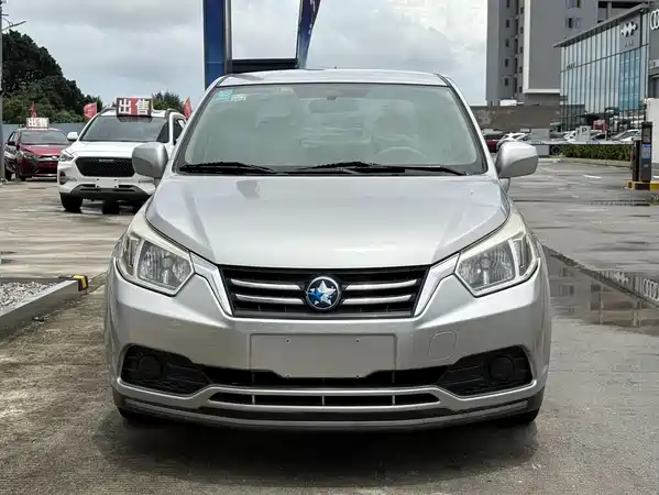 Venucia D50 2015