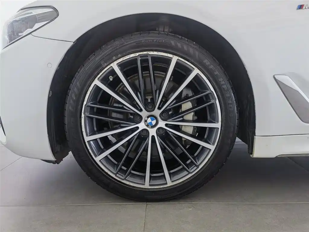 BMW 5 Series 2020 — фото 17