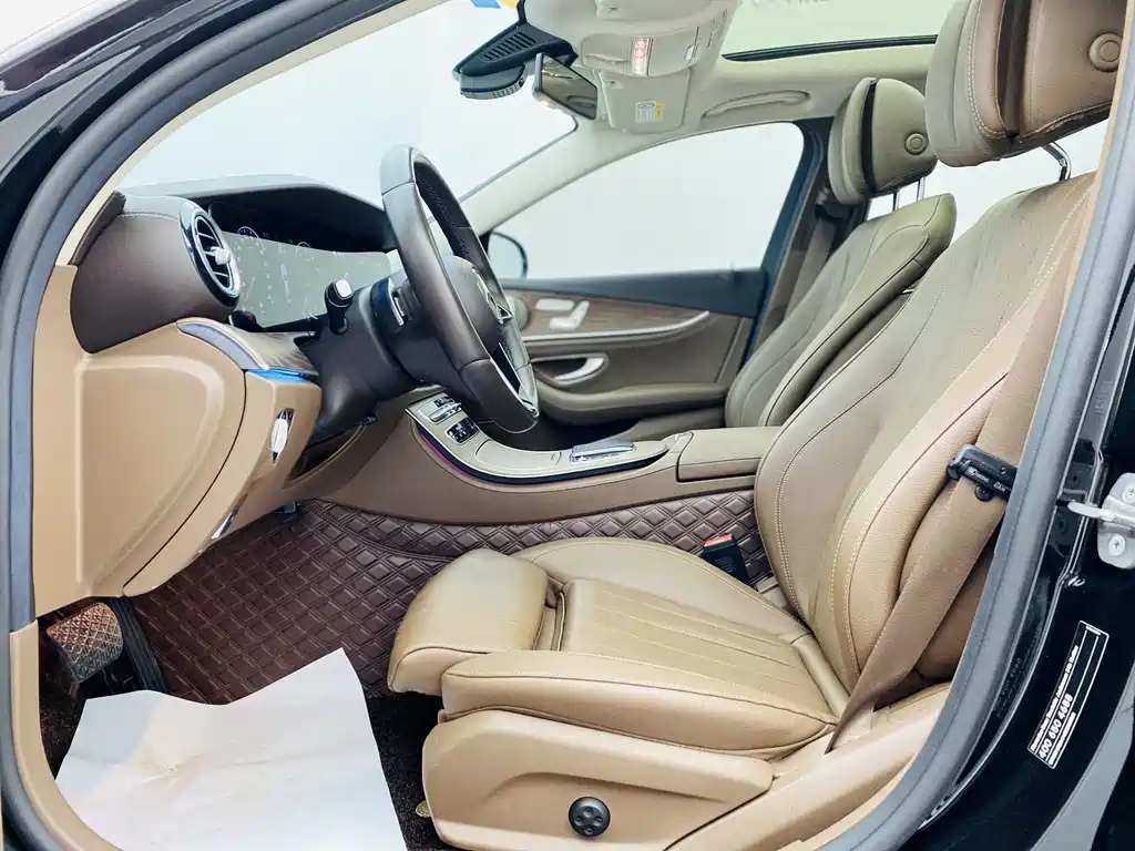 Mercedes-Benz E-Class 2022 — фото 13