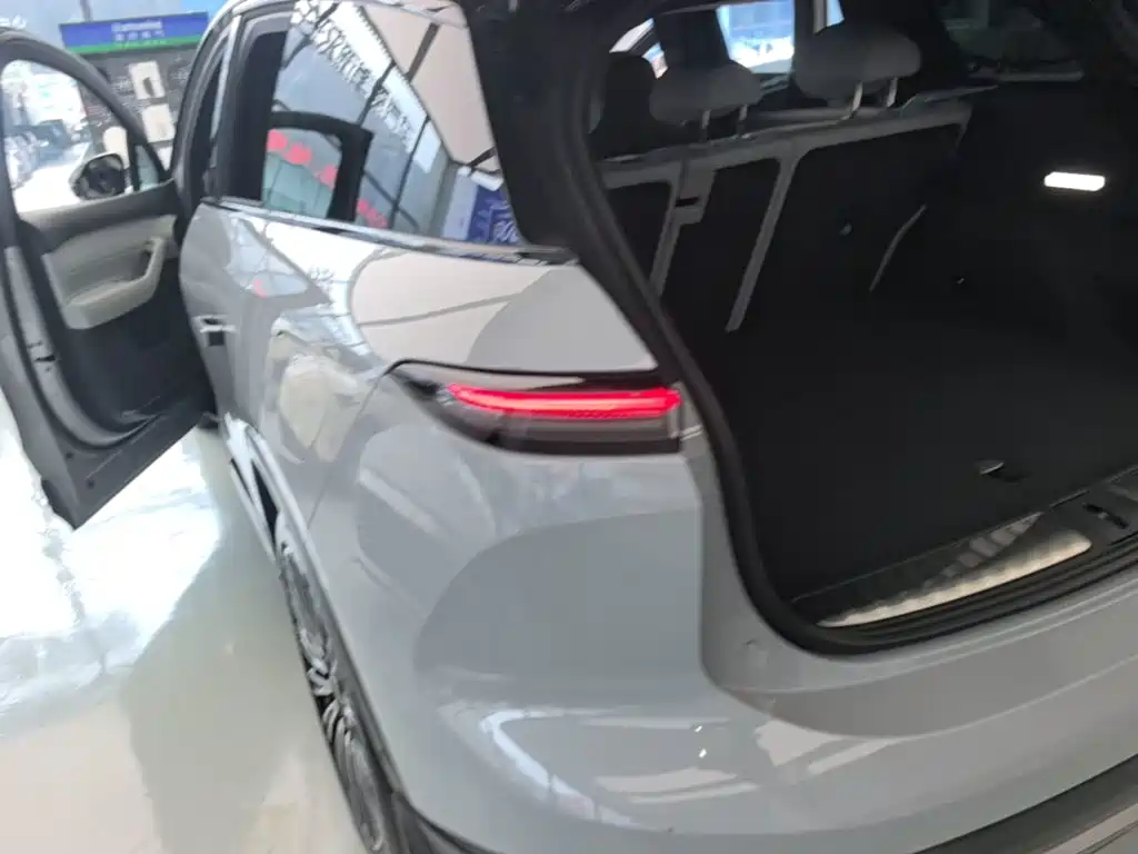NIO ES6 2025