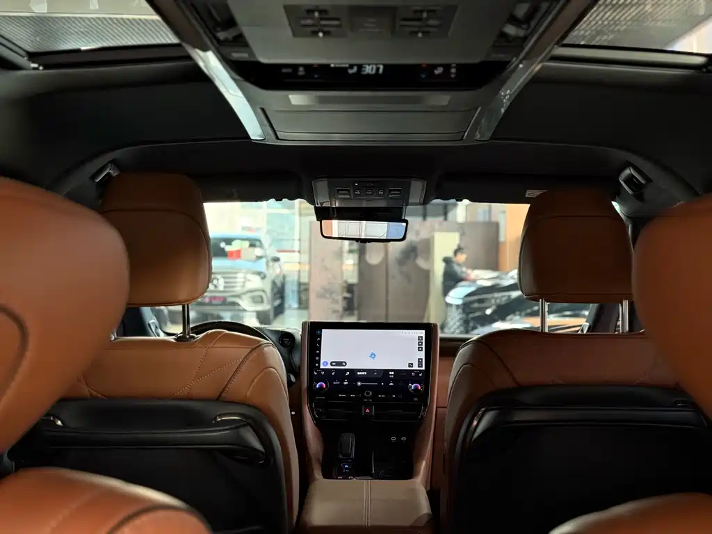 Toyota Alphard 2024 — фото 23
