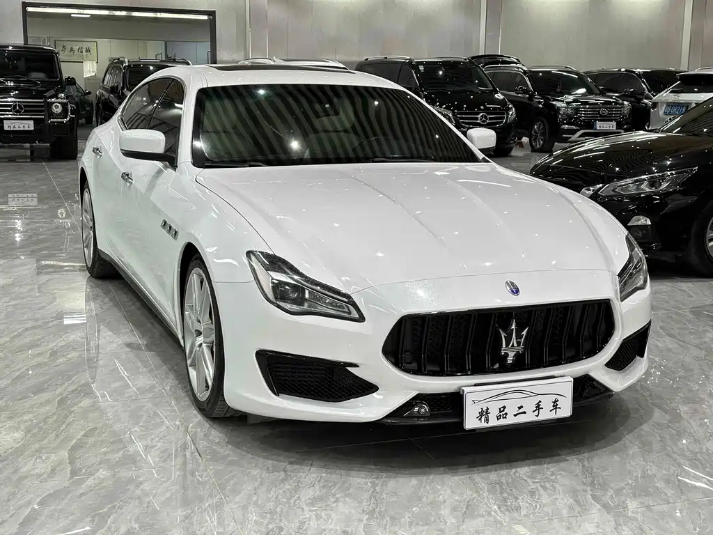 Maserati Quattroporte 2015 — фото 3