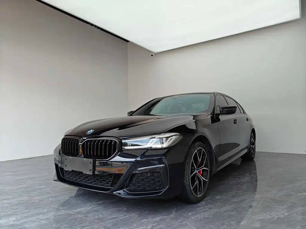 BMW 5 Series 2023 — фото 1