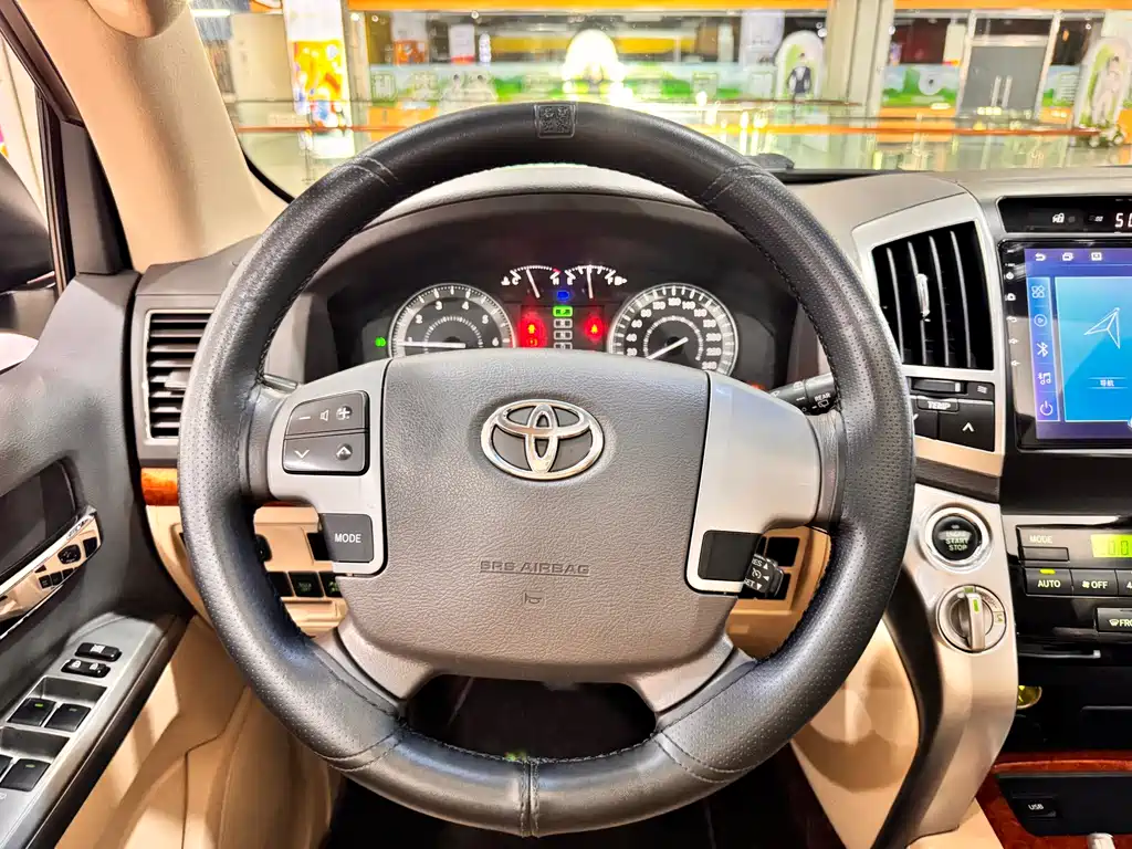 Toyota Land Cruiser 2015 — фото 18