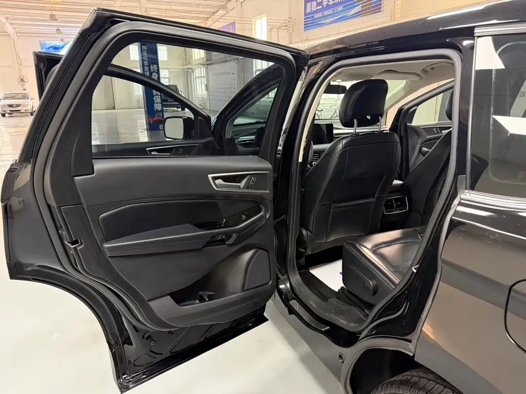Ford Edge 2021 — фото 12