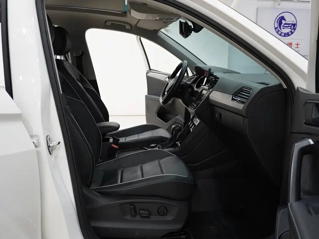 Volkswagen Tiguan L 2018 — фото 10