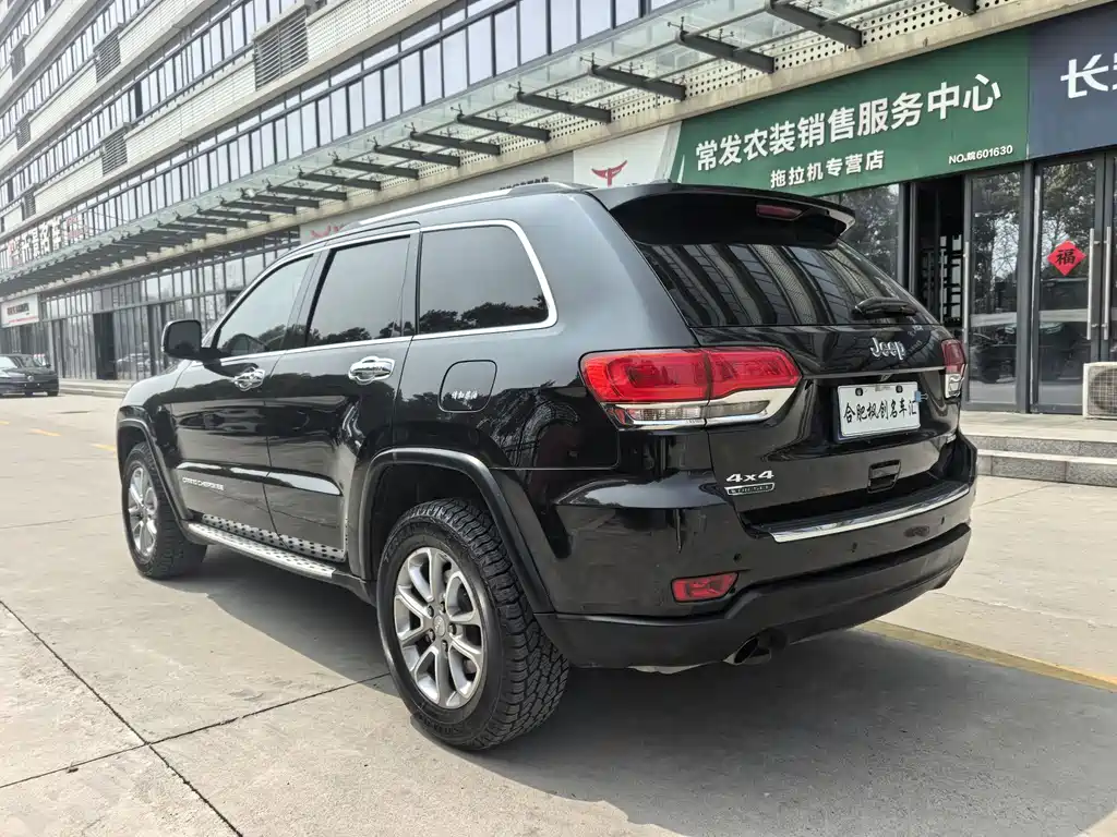 Jeep Grand Cherokee 2015 — фото 8