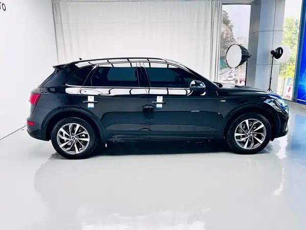 Audi Q5L 2024