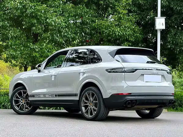 Porsche Cayenne 2023