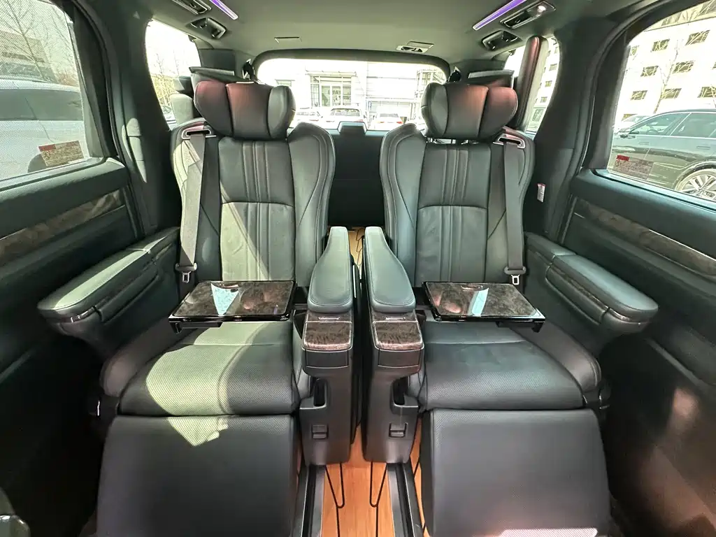 Toyota Vellfire 2021 — фото 27