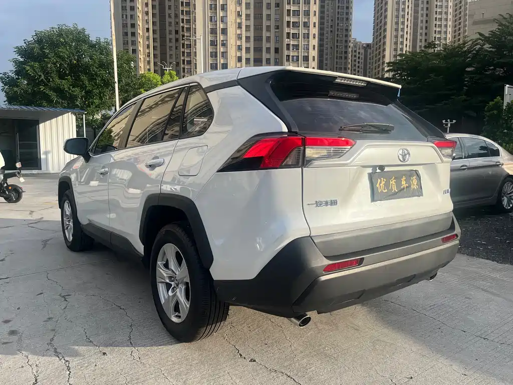 Toyota RAV4 2025