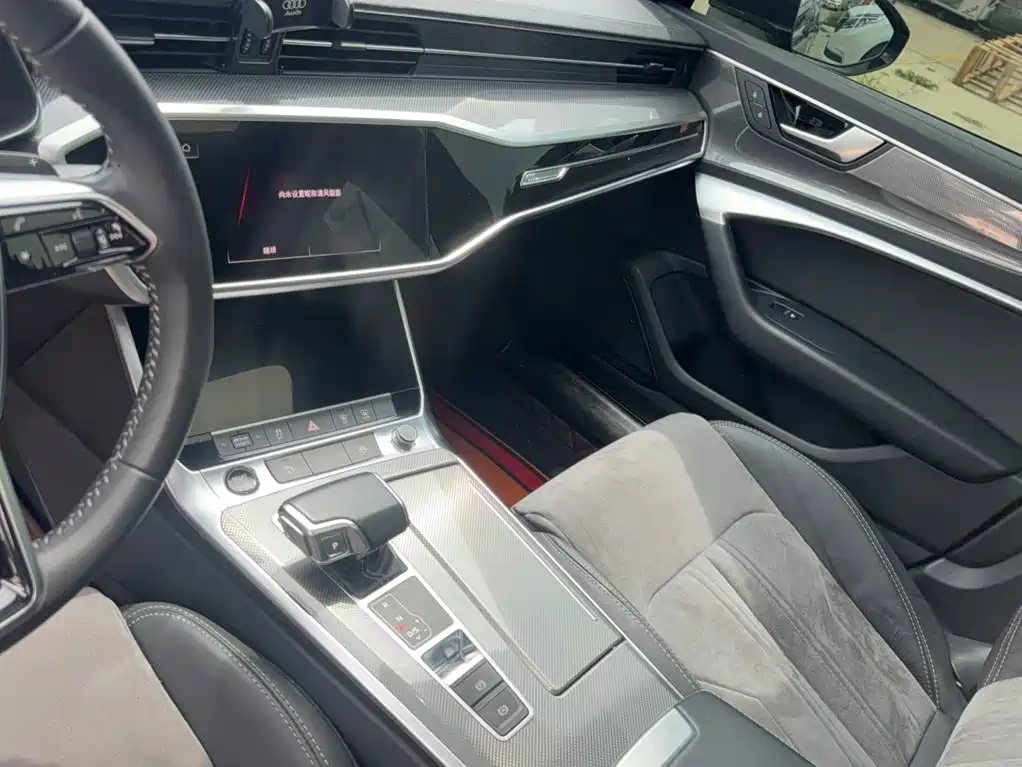 Audi A6L 2020